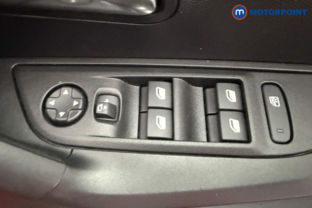 Peugeot 2008 Allure Manual Petrol SUV - Stock Number (1630200) - 14th supplementary image