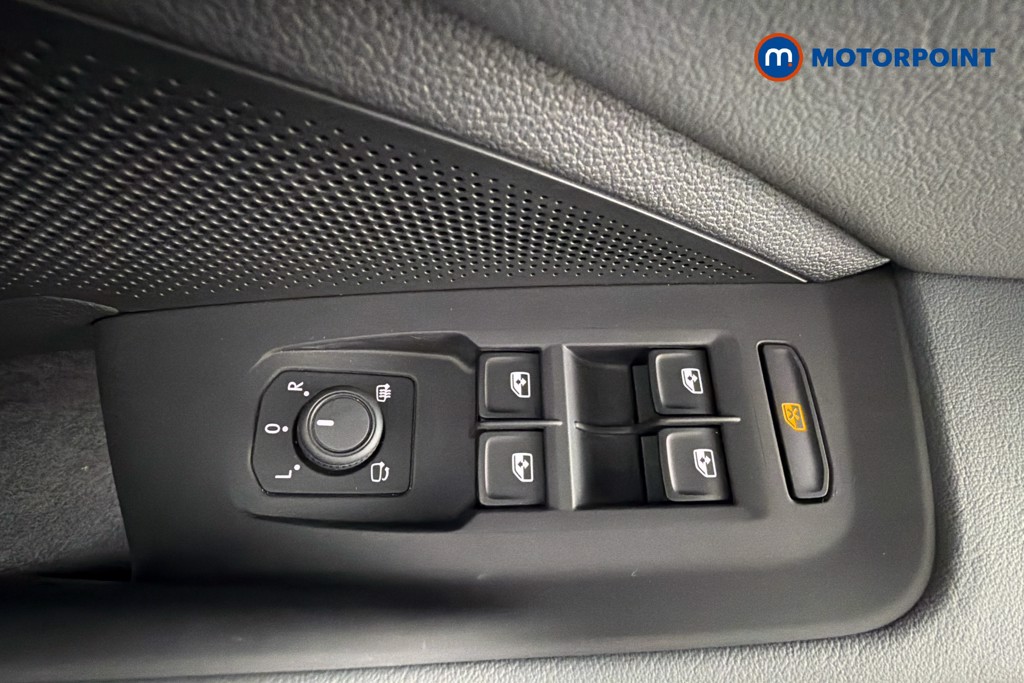 Volkswagen Passat Life Automatic Petrol Plug-In Hybrid Estate - Stock Number (1632913) - 20th supplementary image