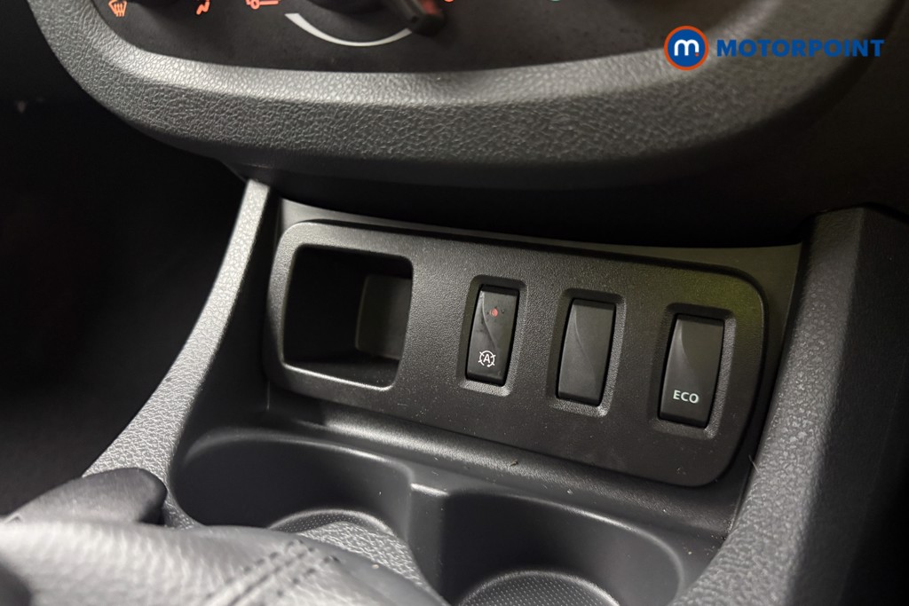 Dacia Duster Prestige Manual Diesel SUV - Stock Number (1633042) - 12th supplementary image