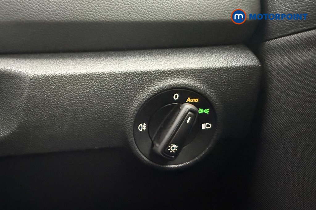 Volkswagen T-Roc Life Manual Petrol SUV - Stock Number (1633680) - 18th supplementary image