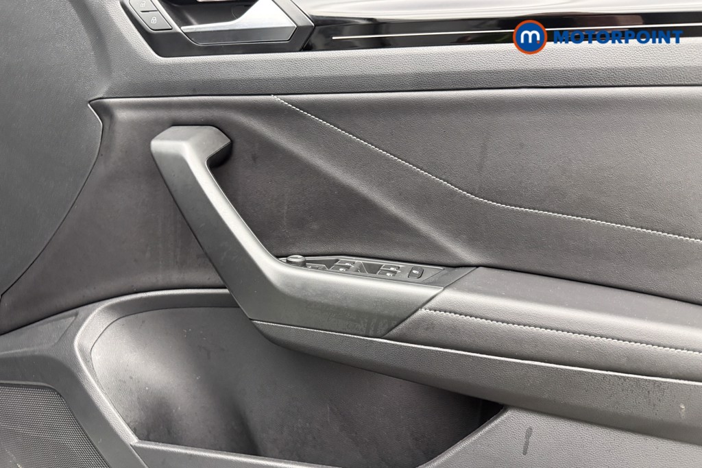 Volkswagen T-Roc R-Line Automatic Petrol SUV - Stock Number (1633685) - 18th supplementary image