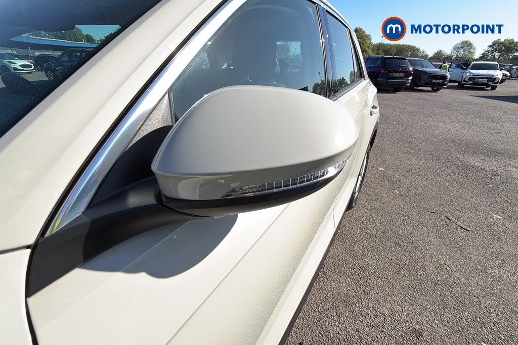 Volkswagen T-Roc Life Automatic Petrol SUV - Stock Number (1634471) - 43rd supplementary image