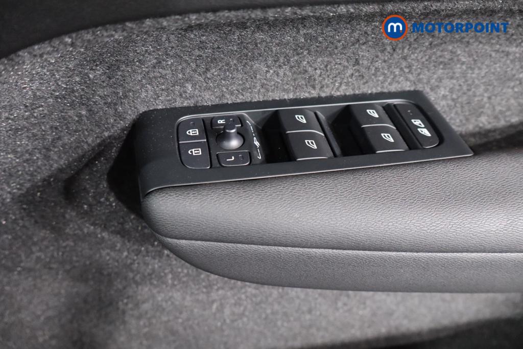 Volvo Xc40 Plus Black Edition Automatic Petrol SUV - Stock Number (1636306) - 9th supplementary image