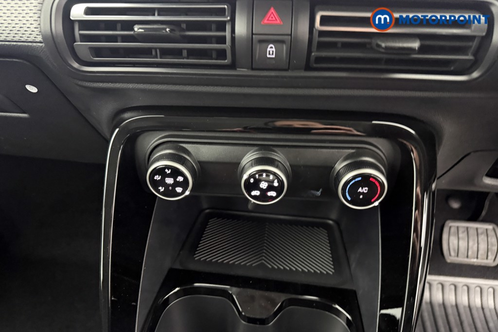 Citroen C3 Plus Automatic Electric Hatchback - Stock Number (1636795) - 15th supplementary image