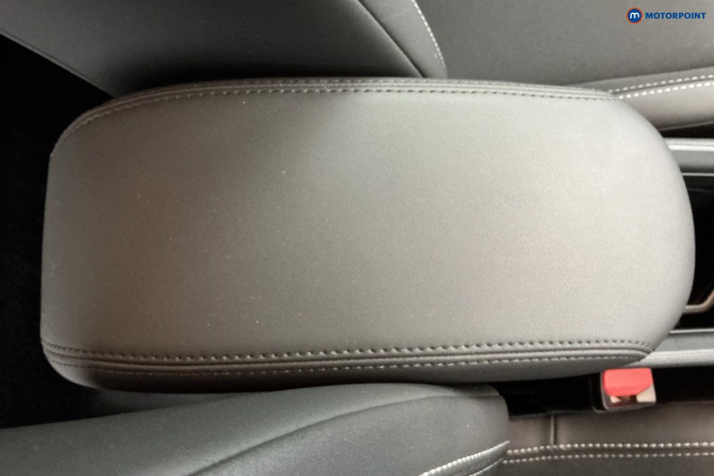 Jeep Avenger Altitude Manual Petrol SUV - Stock Number (1637201) - 17th supplementary image