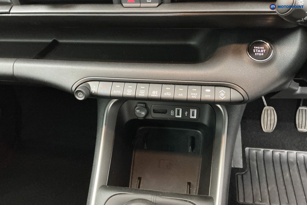 Jeep Avenger Altitude Manual Petrol SUV - Stock Number (1637201) - 23rd supplementary image