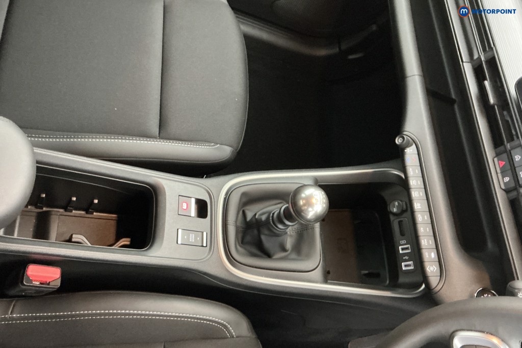 Jeep Avenger Altitude Manual Petrol SUV - Stock Number (1637201) - 24th supplementary image