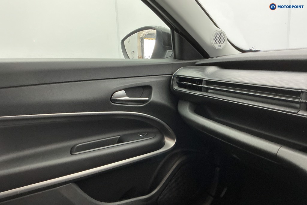 Jeep Avenger Altitude Manual Petrol SUV - Stock Number (1637201) - 25th supplementary image