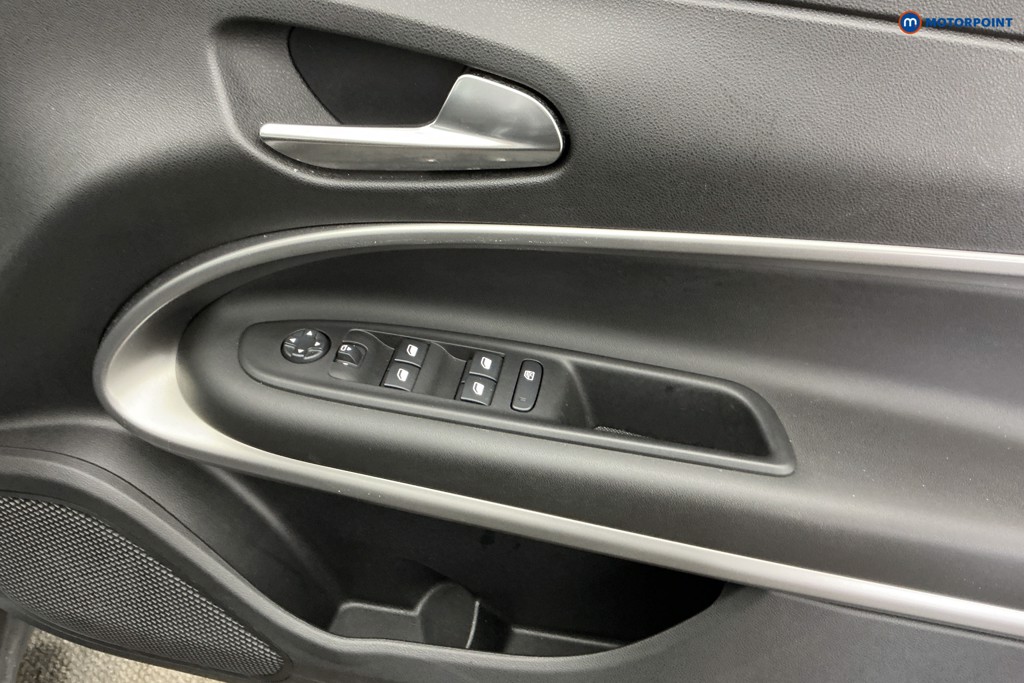 Jeep Avenger Altitude Manual Petrol SUV - Stock Number (1637201) - 30th supplementary image