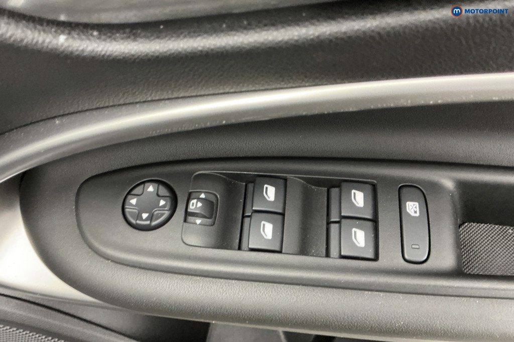 Jeep Avenger Altitude Manual Petrol SUV - Stock Number (1637201) - 31st supplementary image