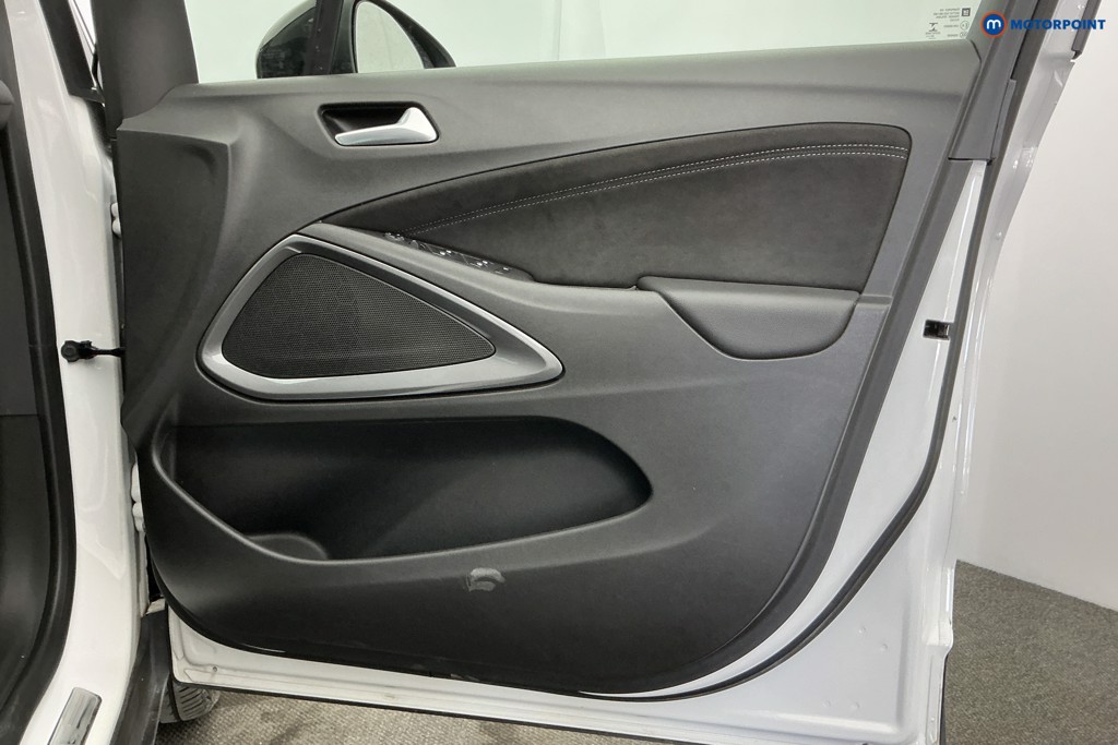 Vauxhall Crossland Ultimate Manual Petrol SUV - Stock Number (1637329) - 26th supplementary image