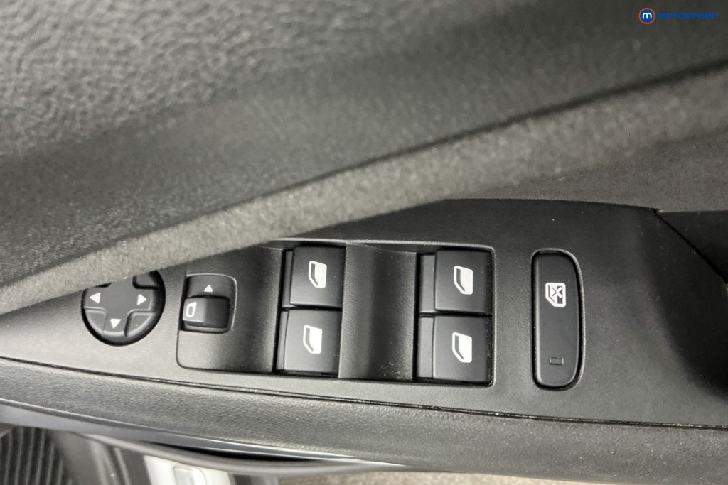 Vauxhall Crossland Ultimate Manual Petrol SUV - Stock Number (1637329) - 28th supplementary image