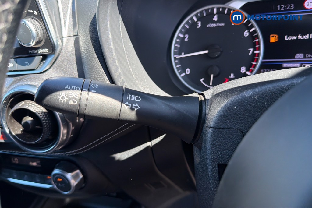 Nissan Juke N-Connecta Automatic Petrol SUV - Stock Number (1638179) - 6th supplementary image