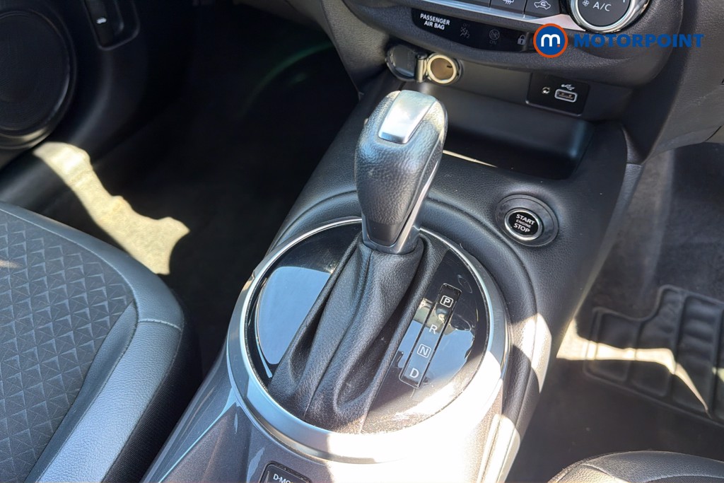 Nissan Juke N-Connecta Automatic Petrol SUV - Stock Number (1638179) - 15th supplementary image