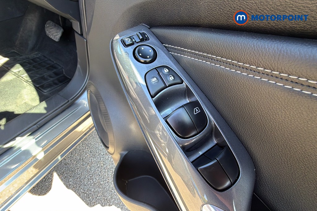 Nissan Juke N-Connecta Automatic Petrol SUV - Stock Number (1638179) - 20th supplementary image