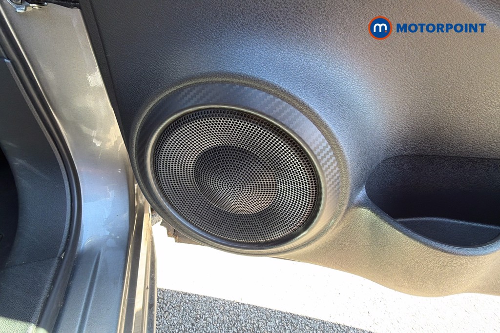 Nissan Juke N-Connecta Automatic Petrol SUV - Stock Number (1638179) - 21st supplementary image