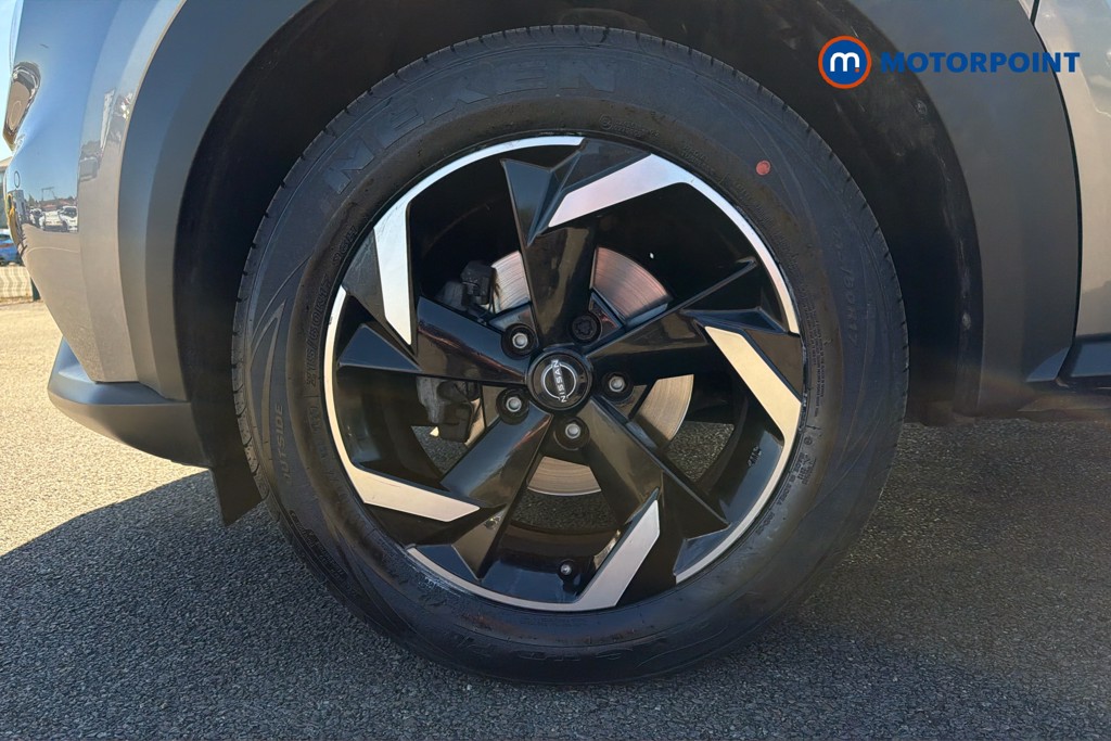 Nissan Juke N-Connecta Automatic Petrol SUV - Stock Number (1638179) - 47th supplementary image