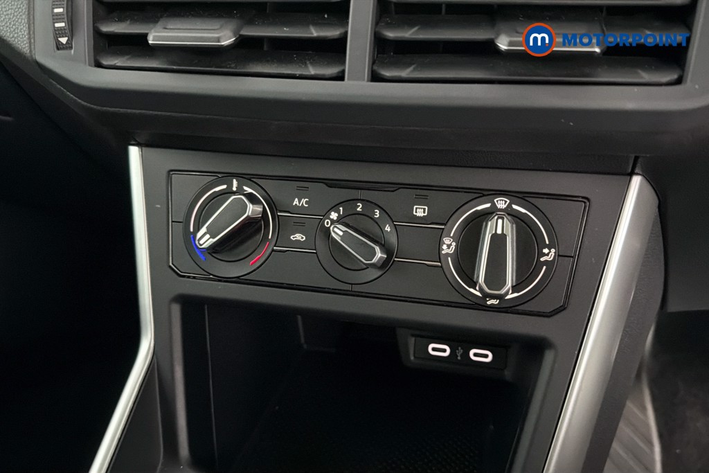 Volkswagen Polo Life Manual Petrol Hatchback - Stock Number (1638259) - 12th supplementary image