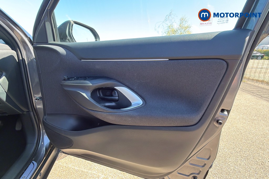 Toyota Yaris Cross Design Automatic Petrol-Electric Hybrid Estate - Stock Number (1639159) - 19th supplementary image