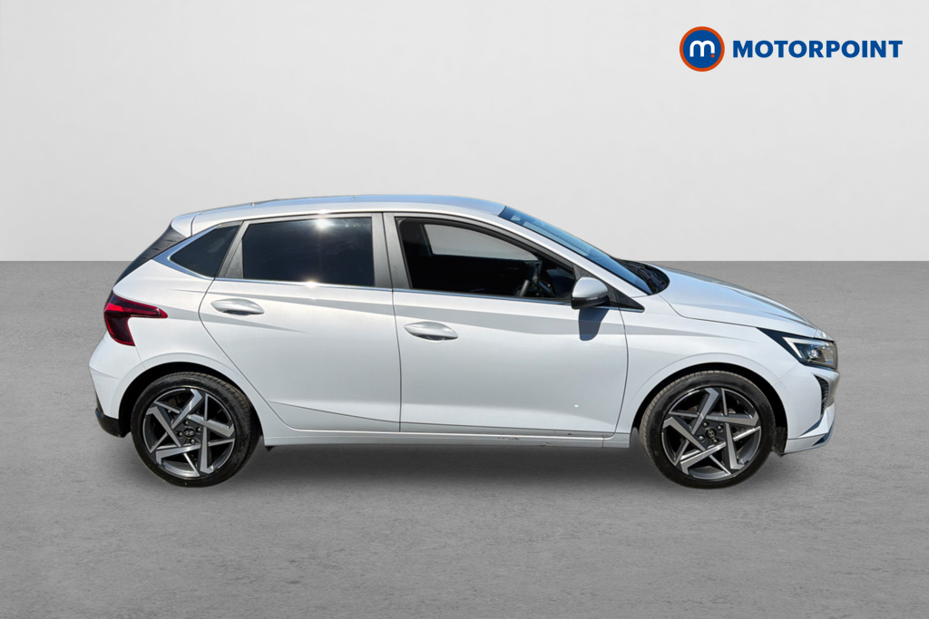 Hyundai I20 Premium Automatic Petrol Hatchback - Stock Number (1639526) - Drivers side