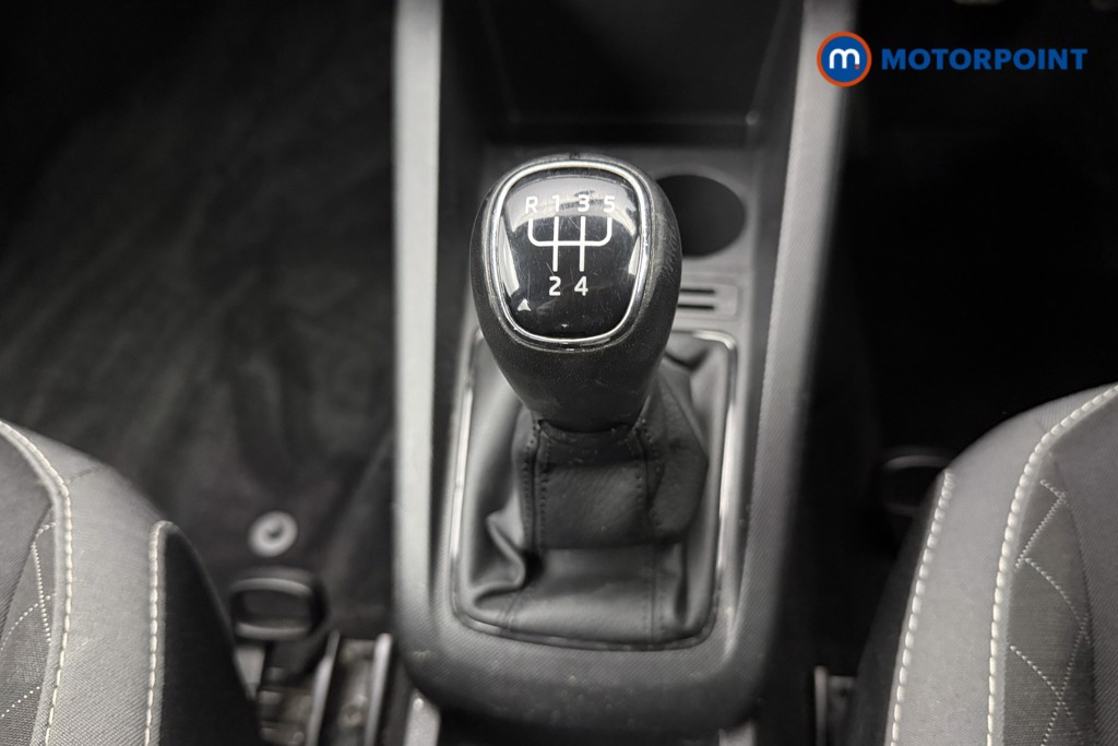 Skoda Fabia Colour Edition Manual Petrol Hatchback - Stock Number (1600248) - 6th supplementary image