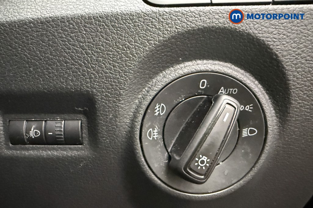 Skoda Fabia Colour Edition Manual Petrol Hatchback - Stock Number (1600248) - 16th supplementary image