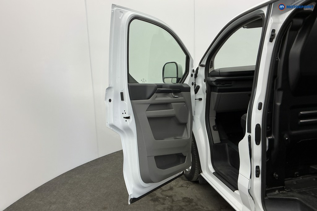 Ford Transit Custom Limited Manual Diesel Panel Van - Stock Number (1614059) - 9th supplementary image