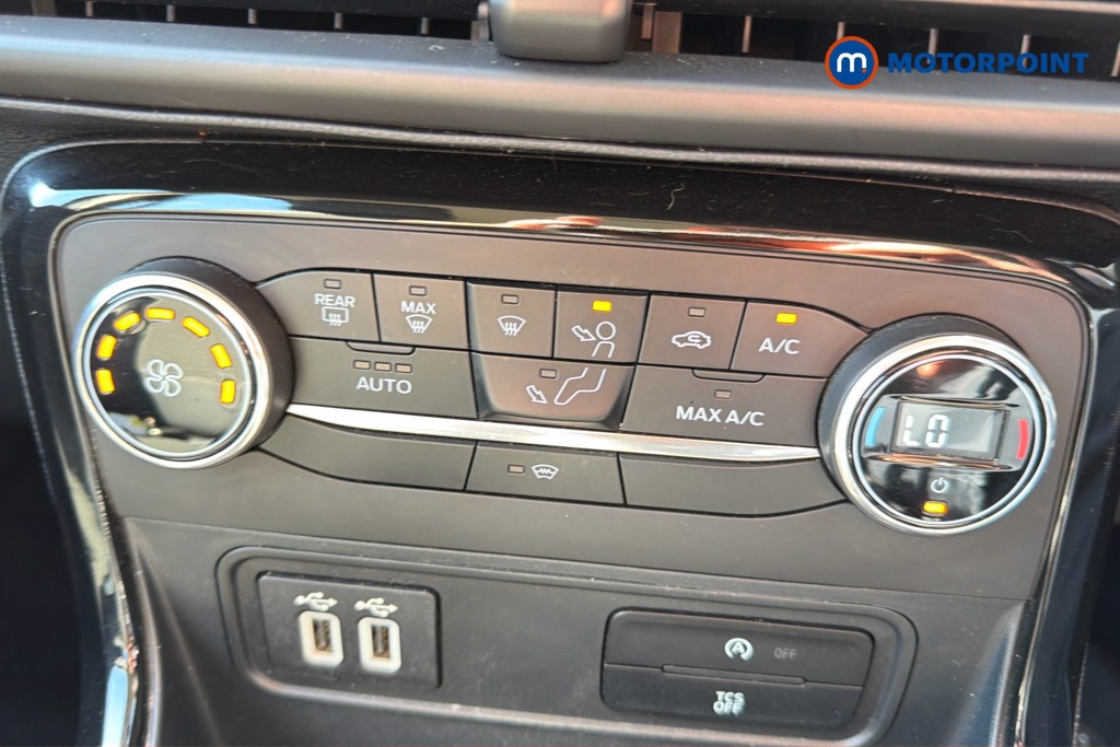 Ford Ecosport Titanium Manual Petrol SUV - Stock Number (1619557) - 12th supplementary image