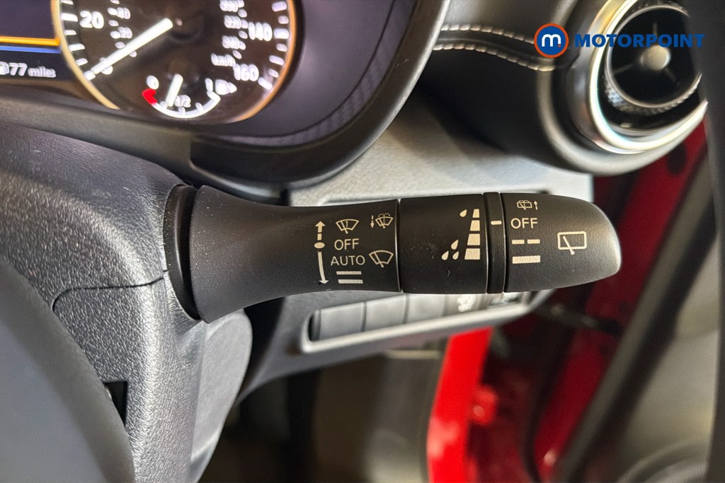 Nissan Juke N-Connecta Automatic Petrol SUV - Stock Number (1626323) - 7th supplementary image