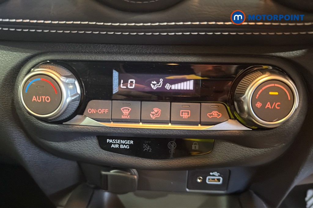 Nissan Juke N-Connecta Automatic Petrol SUV - Stock Number (1626323) - 12th supplementary image