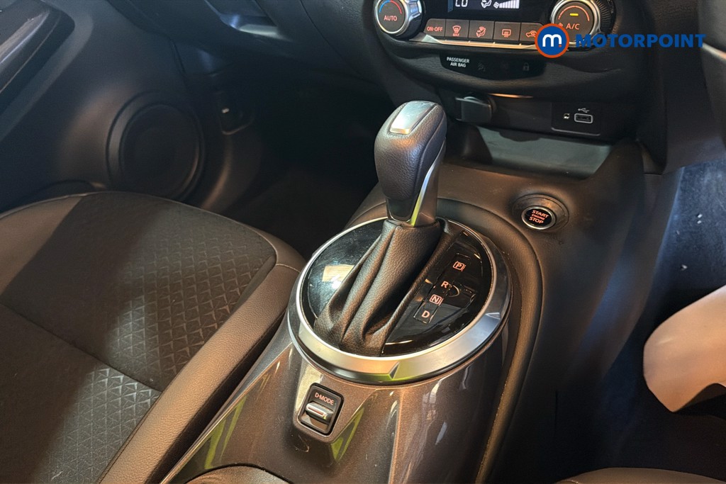 Nissan Juke N-Connecta Automatic Petrol SUV - Stock Number (1626323) - 15th supplementary image