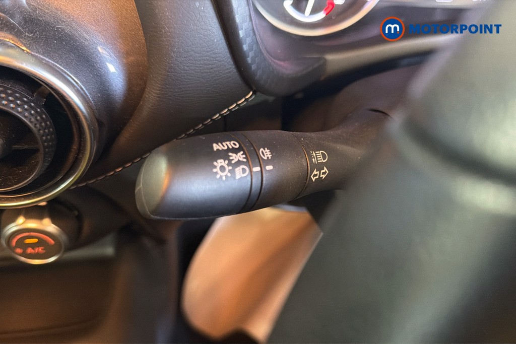 Nissan Juke N-Connecta Automatic Petrol SUV - Stock Number (1626323) - 18th supplementary image