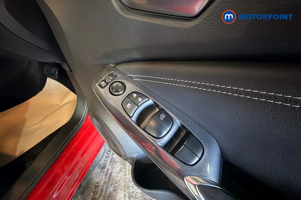 Nissan Juke N-Connecta Automatic Petrol SUV - Stock Number (1626323) - 20th supplementary image