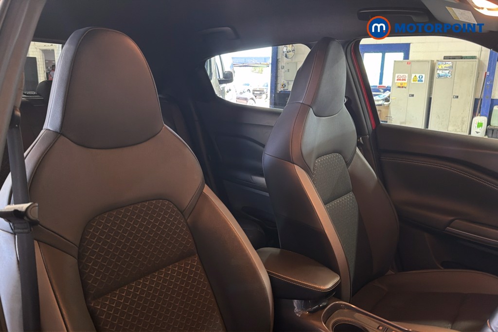 Nissan Juke N-Connecta Automatic Petrol SUV - Stock Number (1626323) - 22nd supplementary image