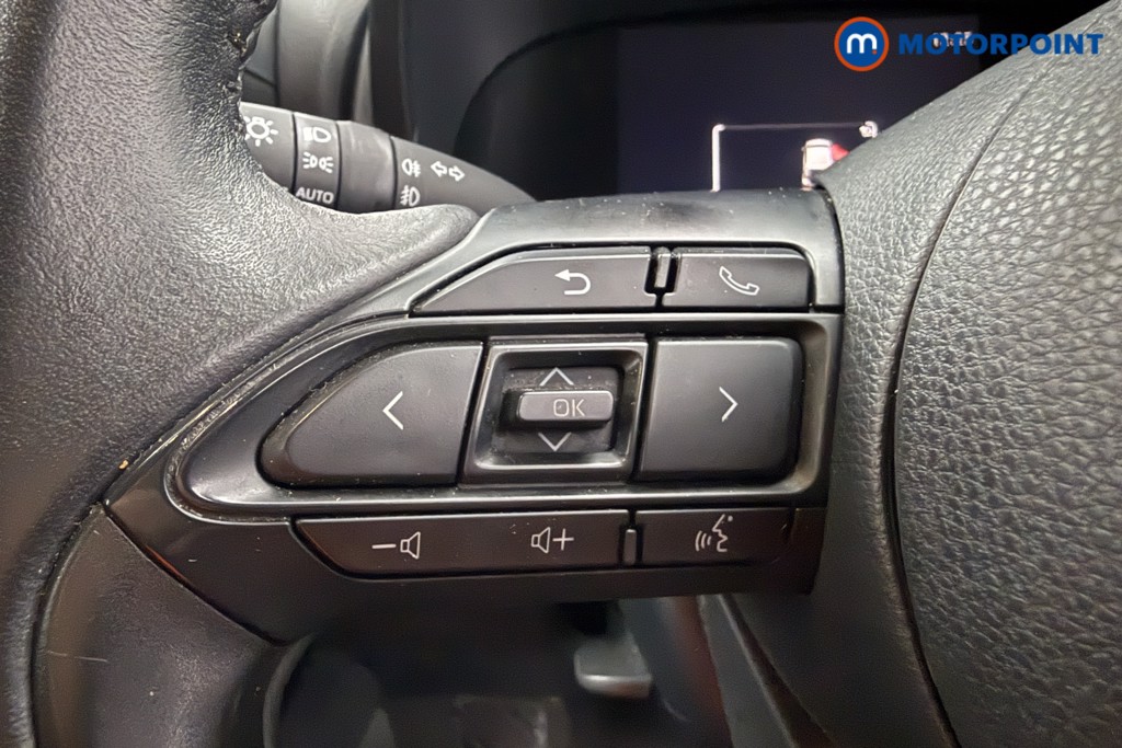 Toyota Yaris Design Automatic Petrol-Electric Hybrid Hatchback - Stock Number (1626706) - 2nd supplementary image