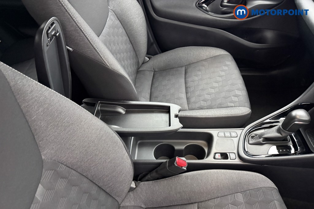 Toyota Yaris Design Automatic Petrol-Electric Hybrid Hatchback - Stock Number (1626706) - 10th supplementary image