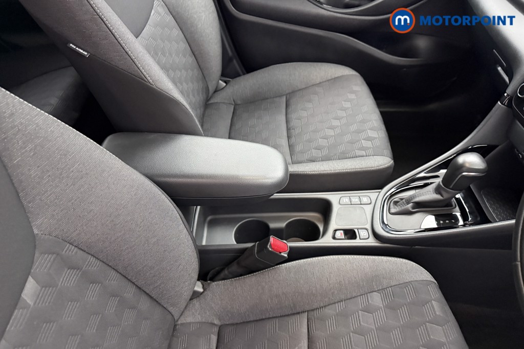 Toyota Yaris Design Automatic Petrol-Electric Hybrid Hatchback - Stock Number (1626706) - 11th supplementary image