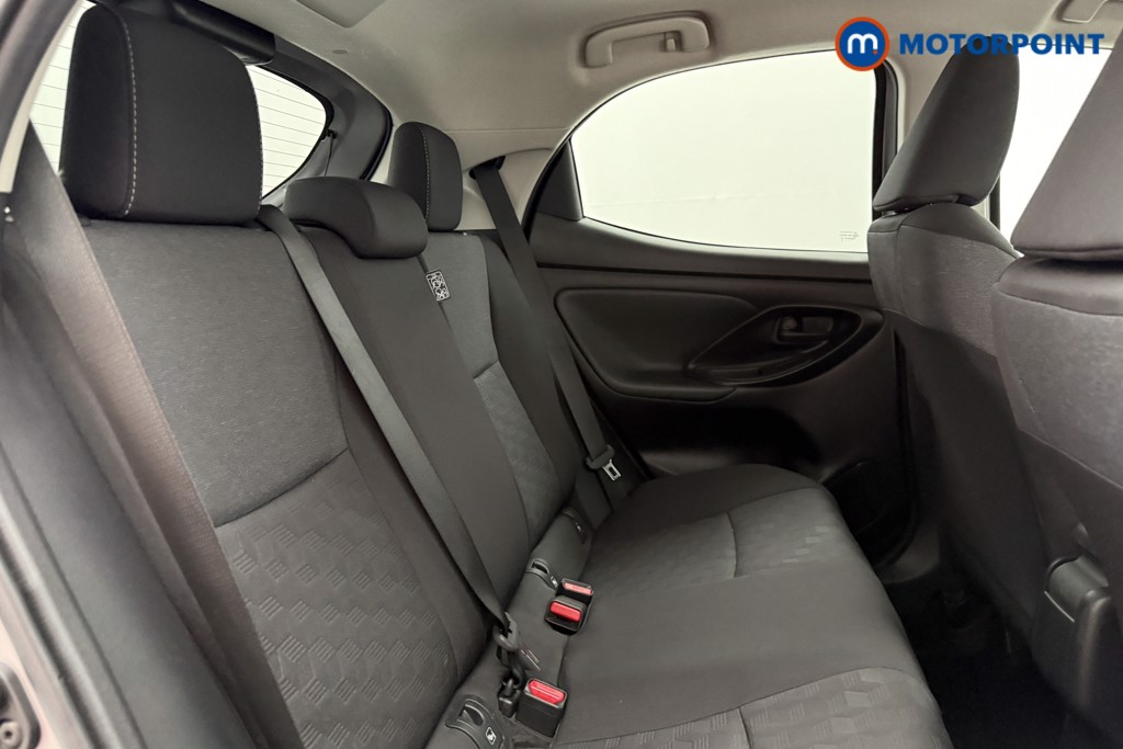 Toyota Yaris Design Automatic Petrol-Electric Hybrid Hatchback - Stock Number (1626706) - 16th supplementary image