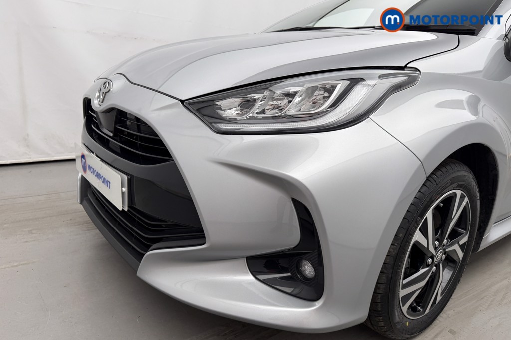 Toyota Yaris Design Automatic Petrol-Electric Hybrid Hatchback - Stock Number (1626706) - 20th supplementary image