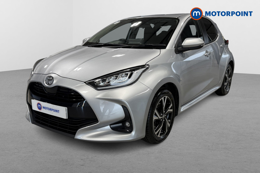 Toyota Yaris Design Automatic Petrol-Electric Hybrid Hatchback - Stock Number (1626706) - Passenger side front corner