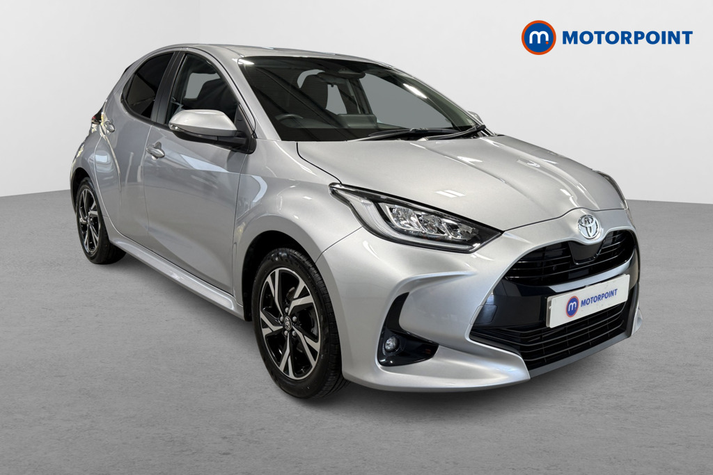 Toyota Yaris Design Automatic Petrol-Electric Hybrid Hatchback - Stock Number (1626706) - Drivers side front corner