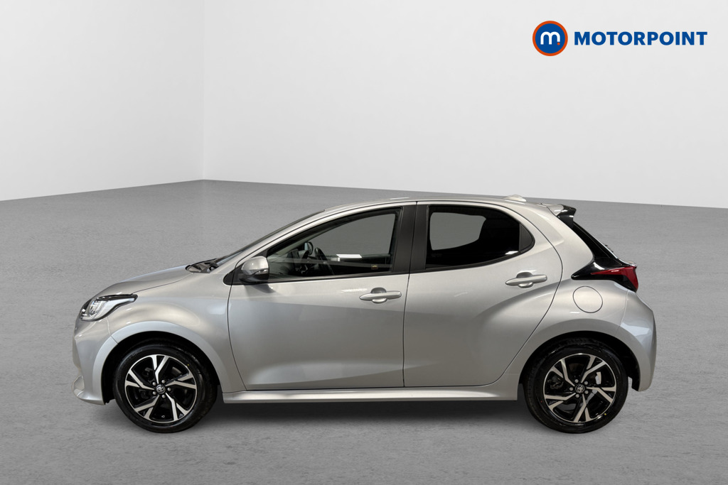 Toyota Yaris Design Automatic Petrol-Electric Hybrid Hatchback - Stock Number (1626706) - Passenger side rear corner