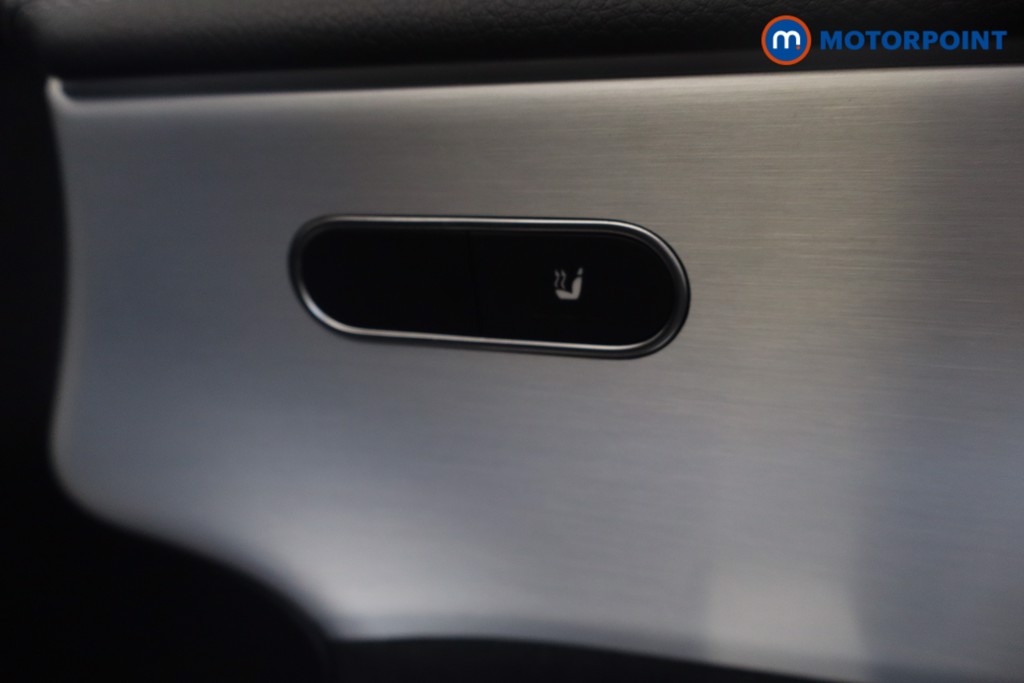 Mercedes-Benz A Class Amg Line Premium Edition Automatic Petrol Saloon - Stock Number (1628882) - 24th supplementary image