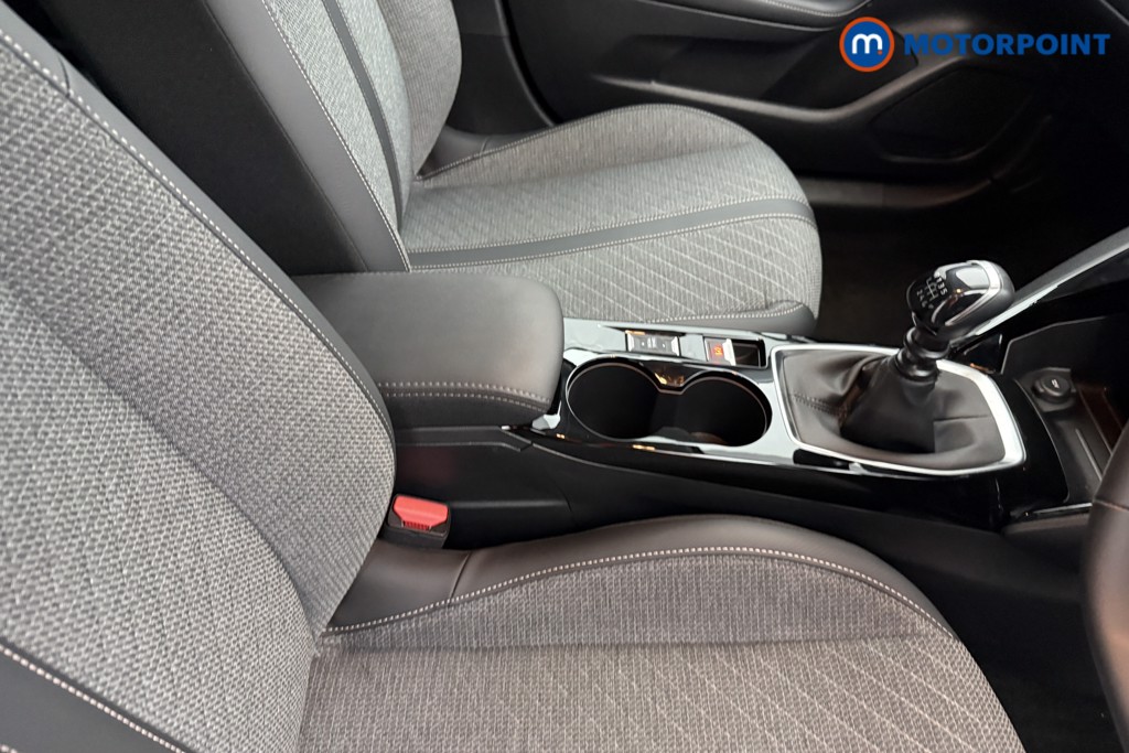 Peugeot 208 Allure Manual Petrol Hatchback - Stock Number (1630152) - 13th supplementary image