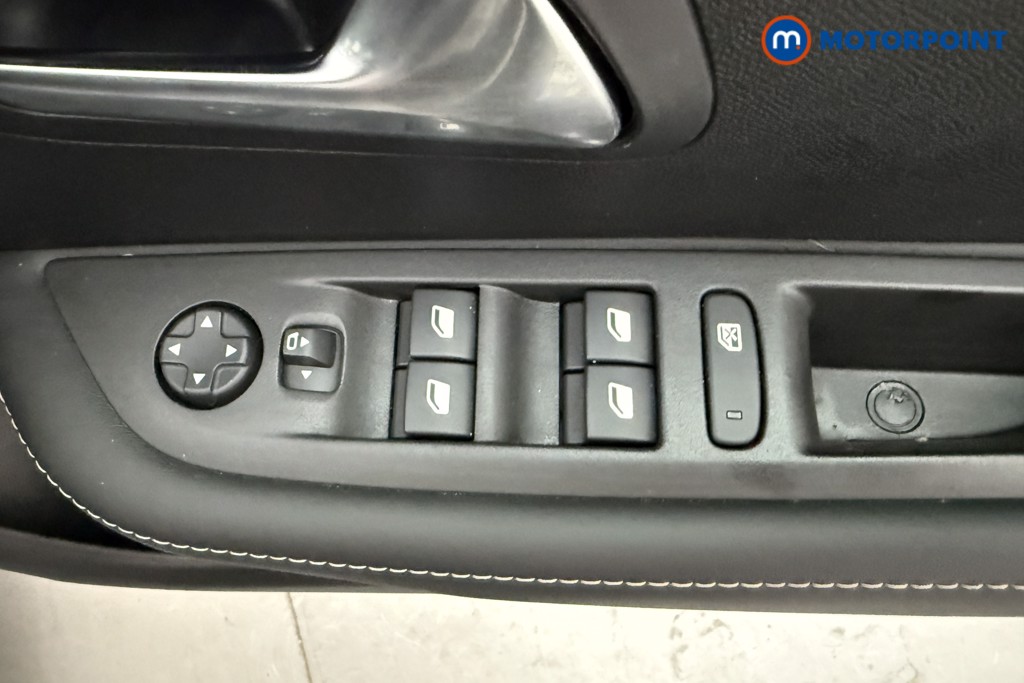 Peugeot 208 Allure Manual Petrol Hatchback - Stock Number (1630152) - 17th supplementary image