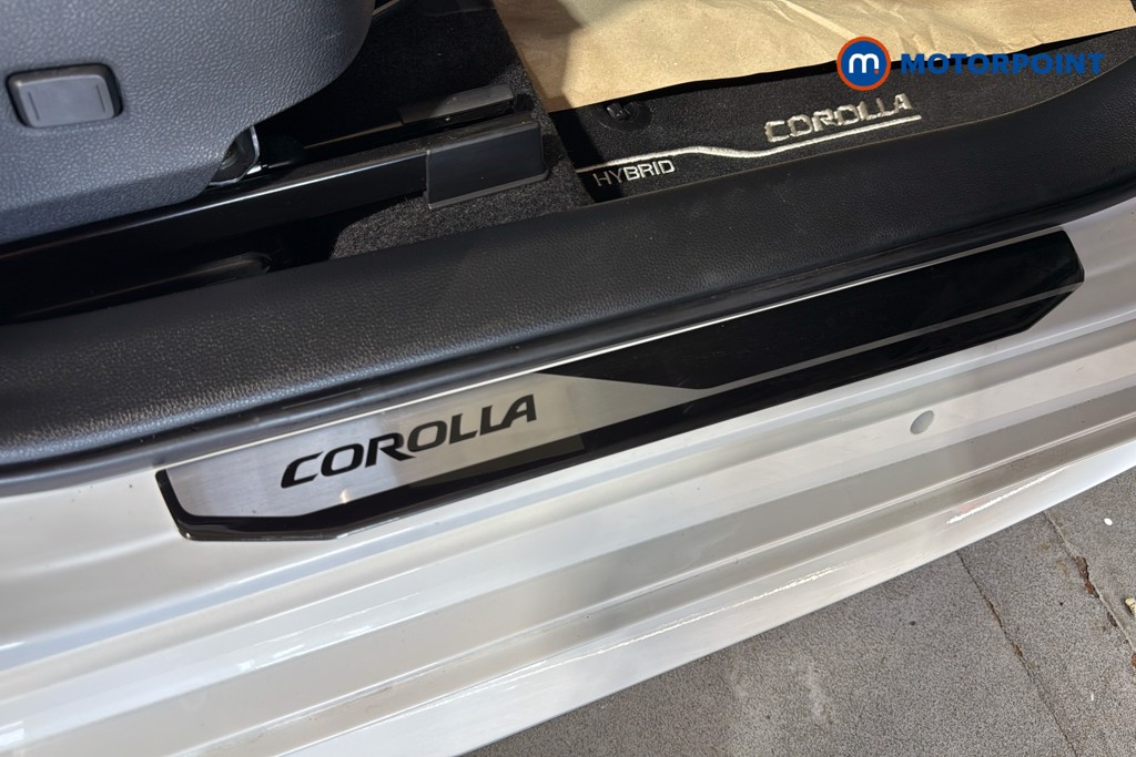 Toyota Corolla Excel Automatic Petrol-Electric Hybrid Hatchback - Stock Number (1632275) - 27th supplementary image