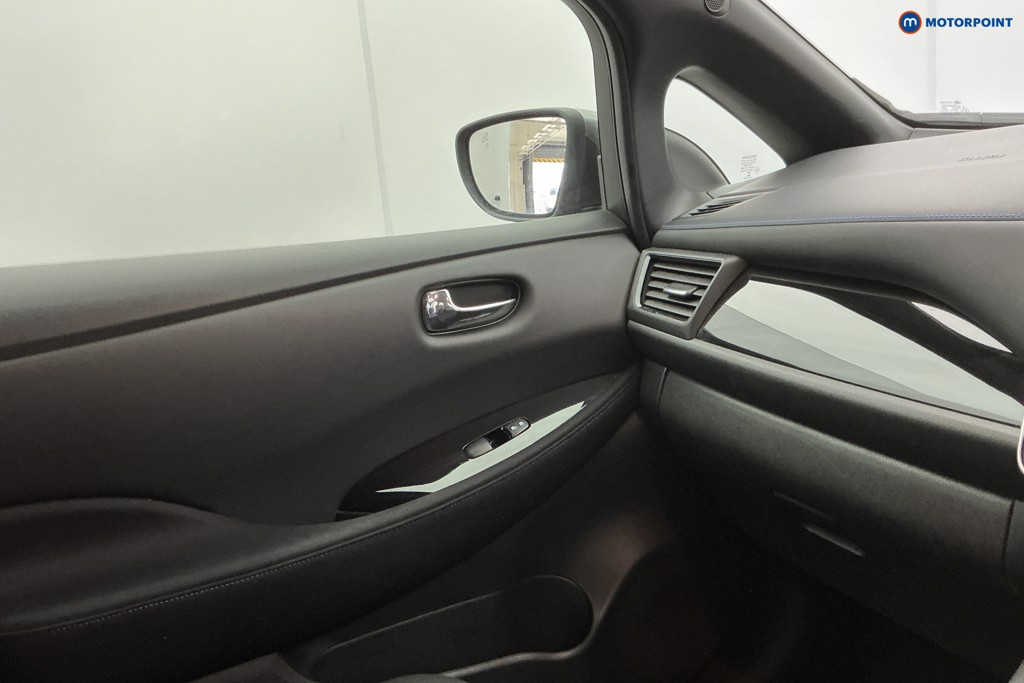 Nissan Leaf N-Connecta Automatic Electric Hatchback - Stock Number (1632594) - 21st supplementary image