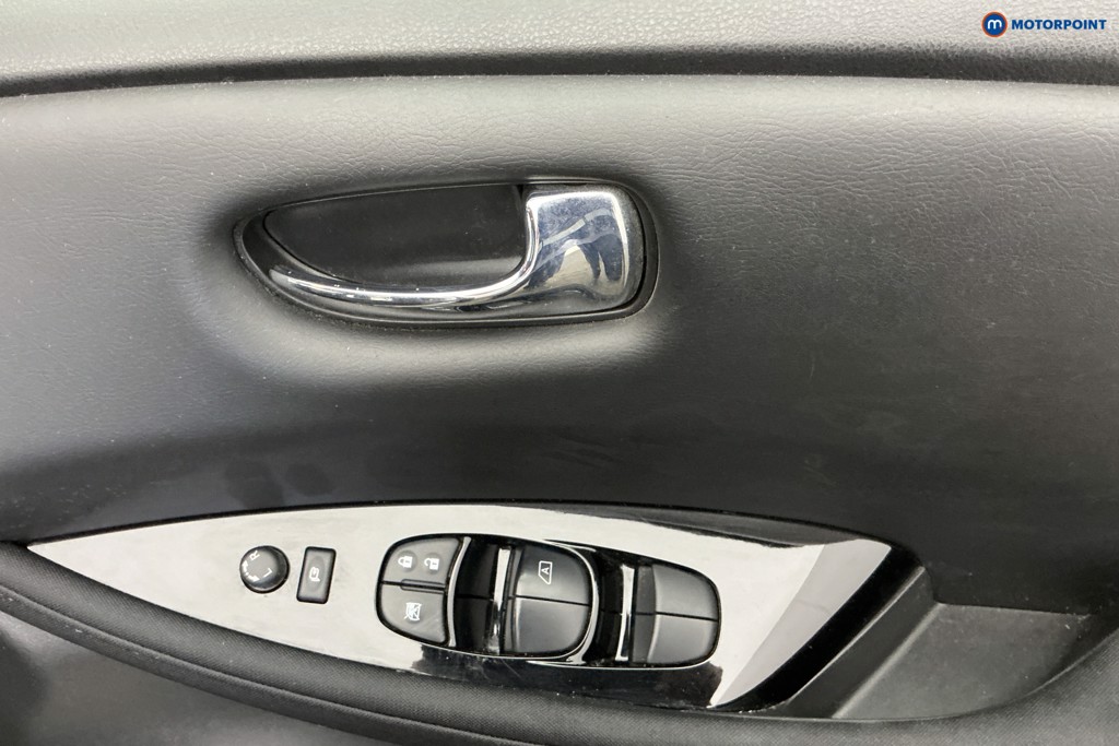 Nissan Leaf N-Connecta Automatic Electric Hatchback - Stock Number (1632594) - 26th supplementary image
