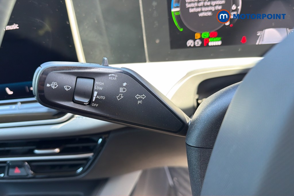 Volkswagen Passat Life Automatic Petrol Plug-In Hybrid Estate - Stock Number (1632882) - 6th supplementary image
