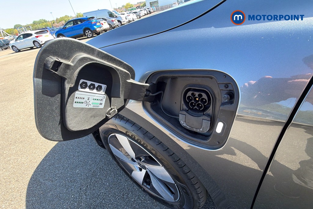 Volkswagen Passat Life Automatic Petrol Plug-In Hybrid Estate - Stock Number (1632882) - 41st supplementary image